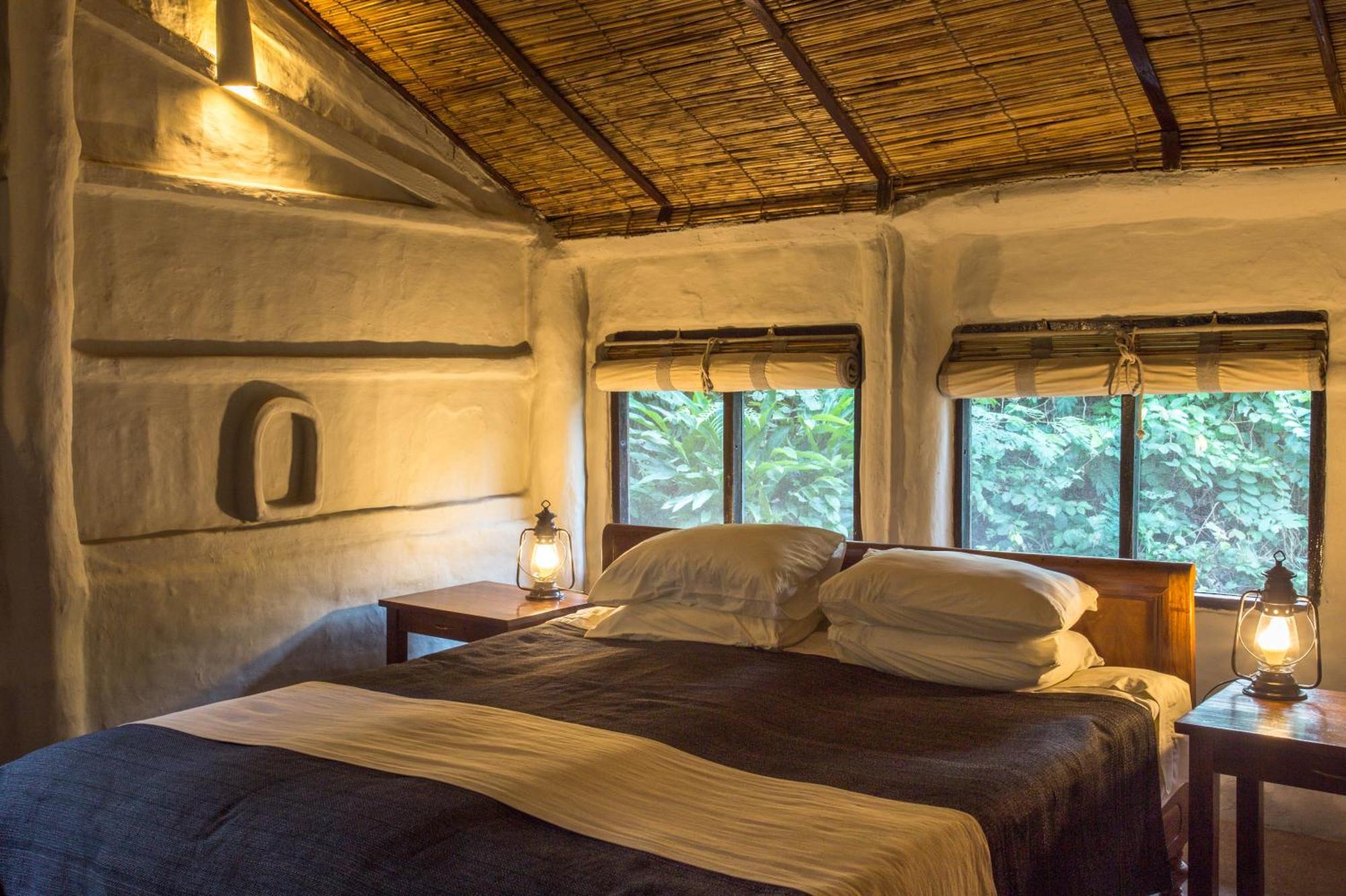 Tiger Tops Tharu Lodge Chitwan Exterior foto