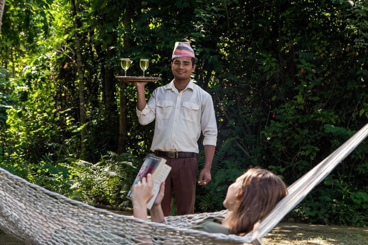 Tiger Tops Tharu Lodge Chitwan Exterior foto